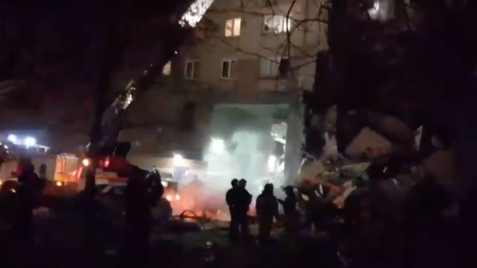 俄住宅楼发生天然气爆炸 已致至少3死79失踪