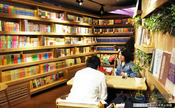 新华书店香山店已过而立 重张开业换“枫叶”新装