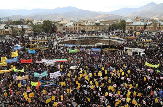 制裁要来了！伊朗各地爆发反美集会 烧星条旗泄愤