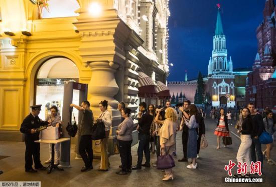莫斯科多个商场接炸弹威胁电话 已疏散约4000人