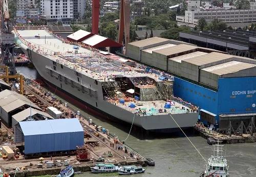 印度要建第三艘航母被批：浪费钱