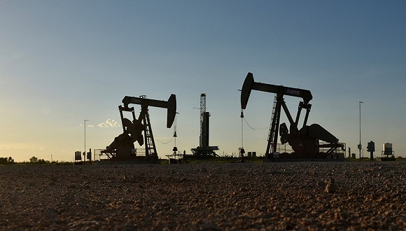 当全球油价下跌，俄罗斯帮委内瑞拉增产石油