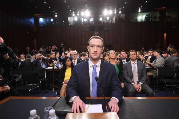 美国会议员呼吁Facebook炒掉CEO扎克伯格