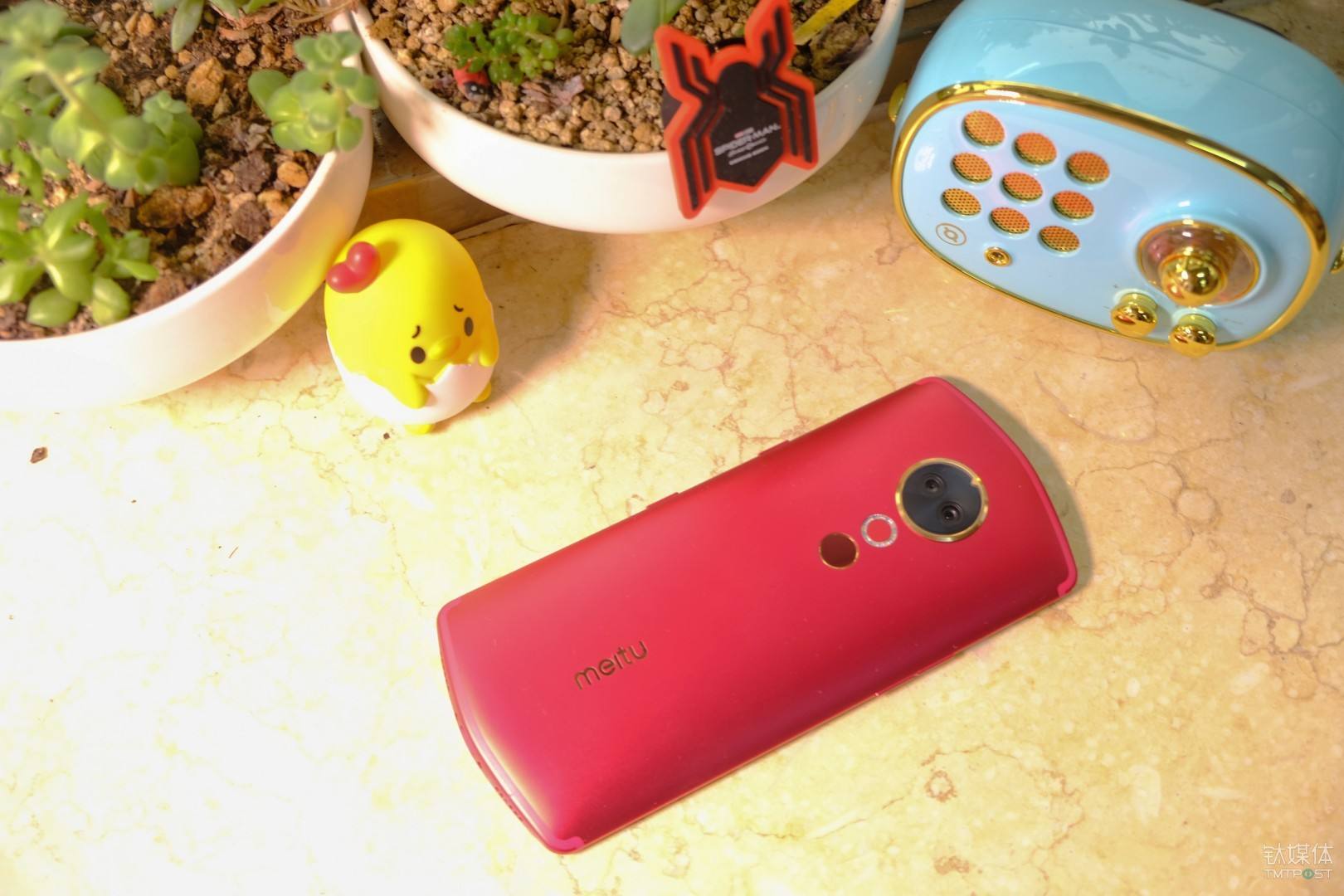 美图卸“装”：“抛弃”手机业务 图谋社交赋能