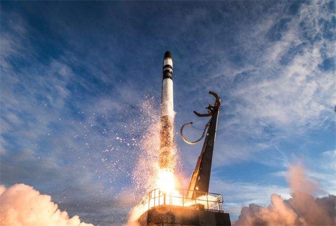 日本发射“人造流星”卫星 明年首次上演“人造流星雨”