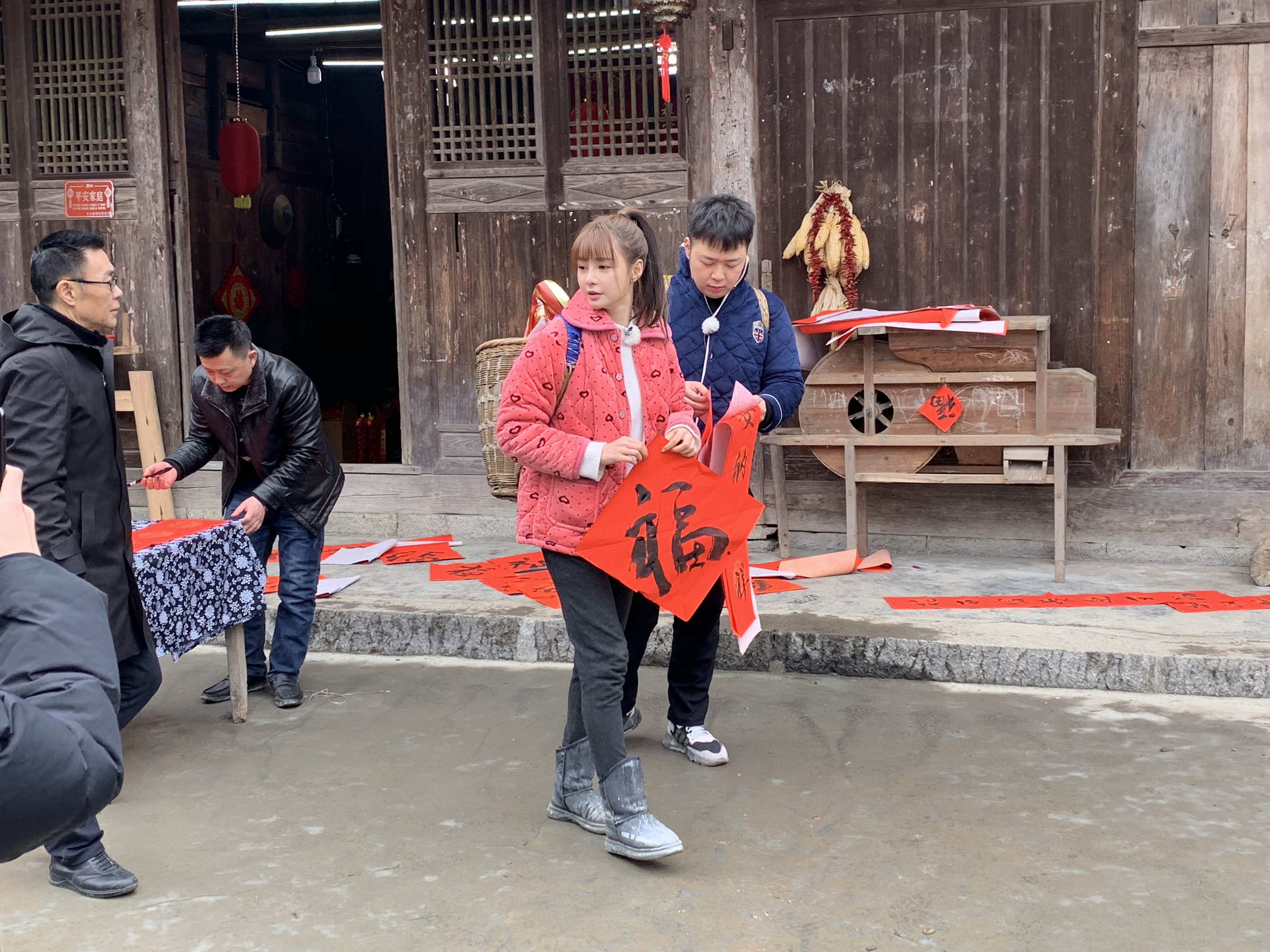 杜海涛沈梦辰穿厚酒店回乡田里抓鸡天朗手写手把睡衣抚顺情趣图片