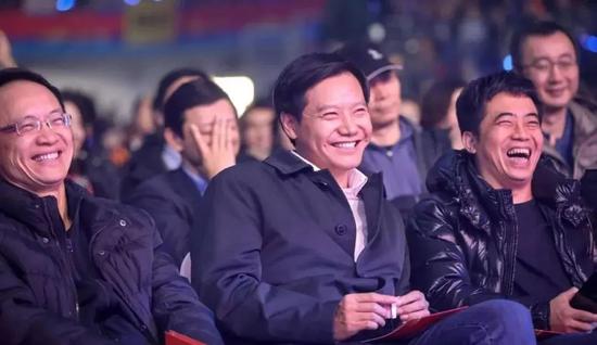 雷军接受“灵魂拷问”：不上班的时候特别快乐