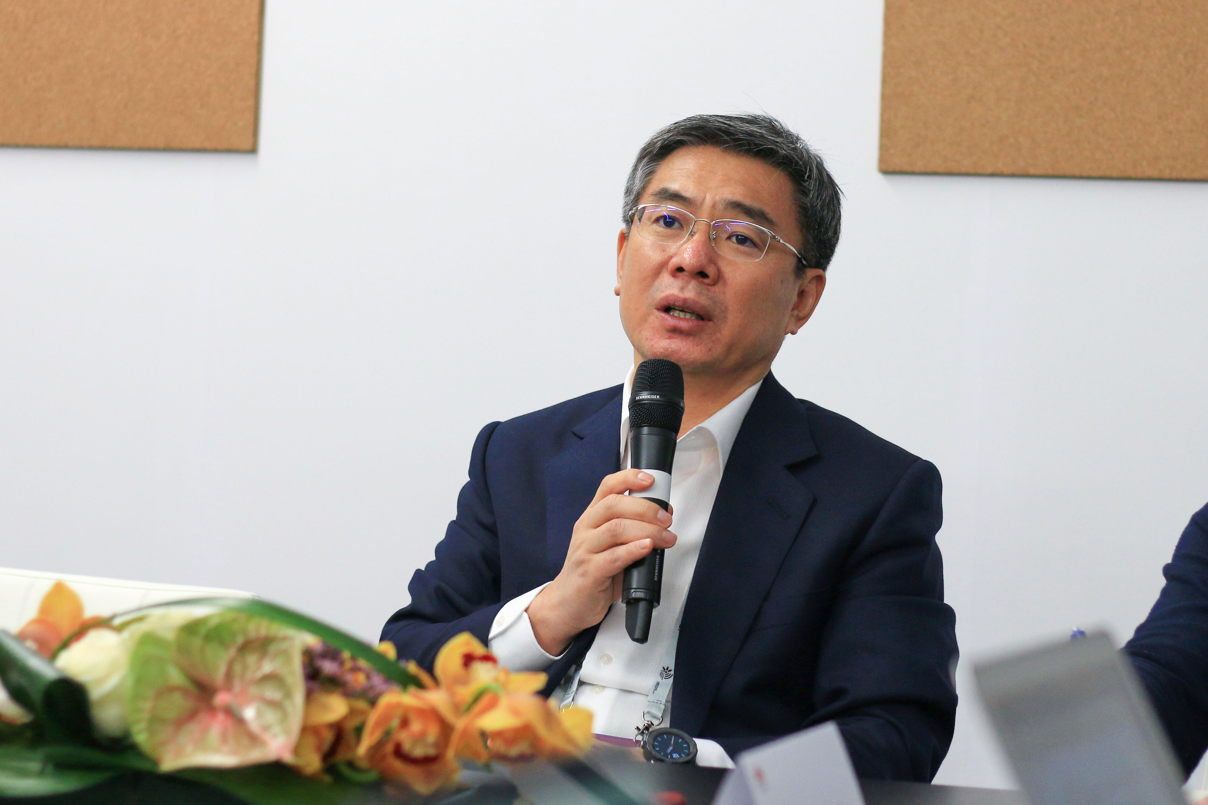 华为企业bg总裁阎力大以后看到华为造车种水稻绝对是假消息