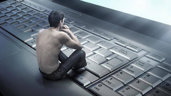 所有社交背后，都藏着孤独和利益