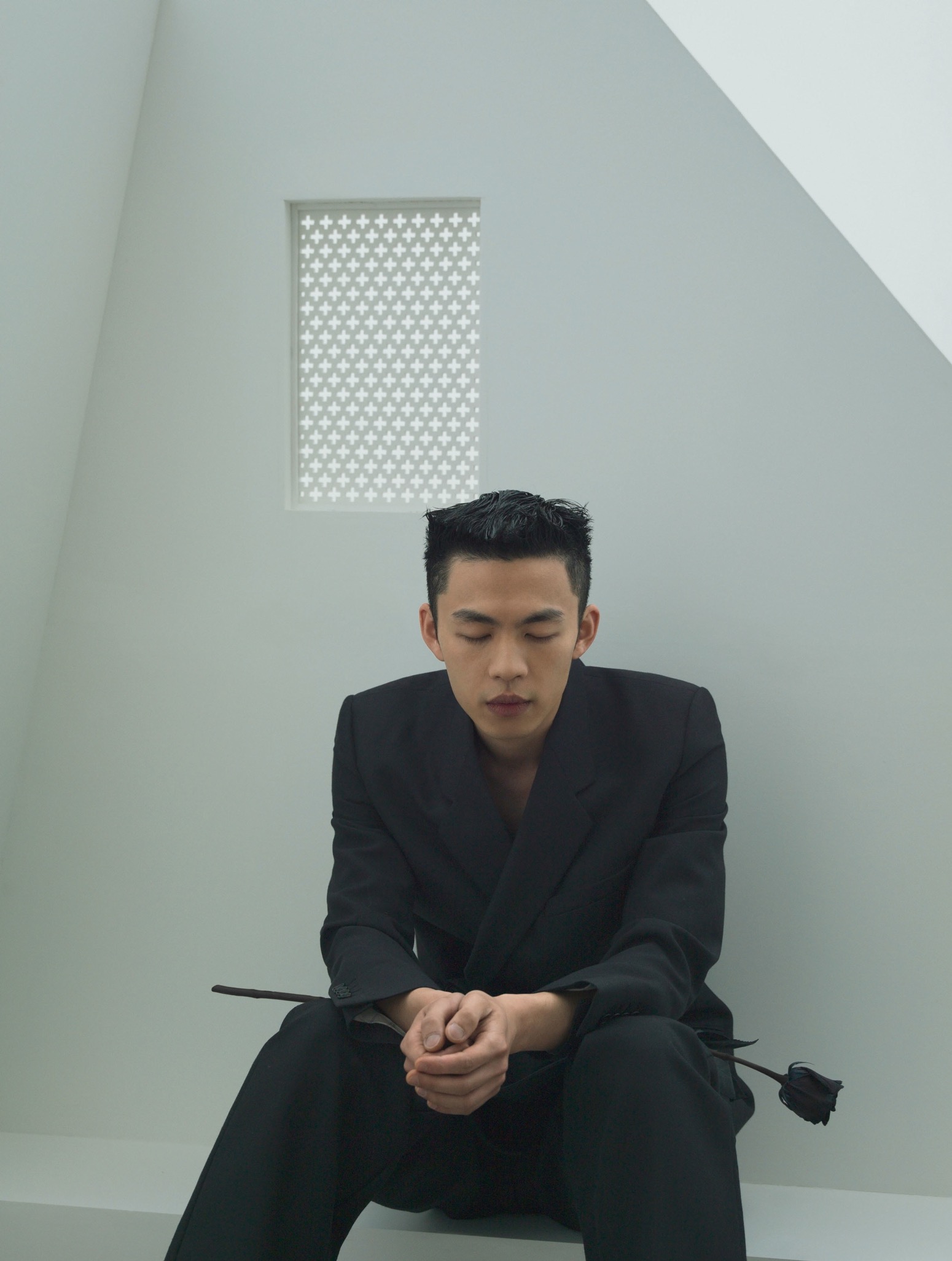 李鸿其儒雅故事感封面 文艺少年冷调大片质感足
