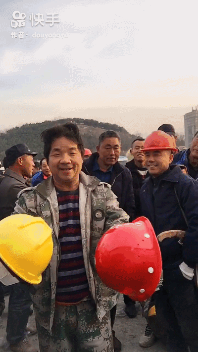 直播揭露“工地黑幕”后，这位农民工遭“报复”丢了工作！被迫当网红……