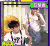 娱乐圈宫斗现场：喝油漆进狗笼，当明星真没那么容易...