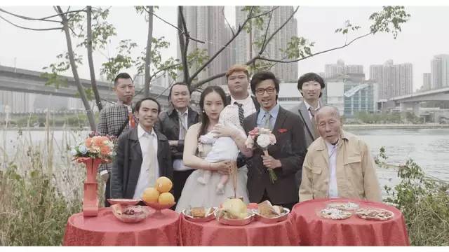 她非红不可！艳压范冰冰，和三个丈夫共处一室，够狠…