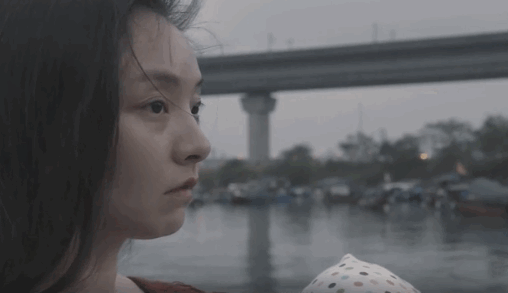 她非红不可！艳压范冰冰，和三个丈夫共处一室，够狠…