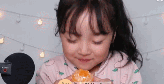 网红表情包男孩女孩们才几岁啊，咋这么油腻了？！