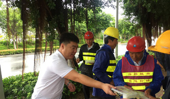 凤凰海南直播:莎莉嘉在万宁市和乐镇登陆 风