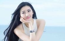 林青霞继女挺孕肚登杂志封面
