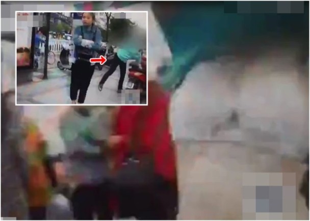 女子 闯红灯被查 脱衣 阻拦警察-中国学网-中国I