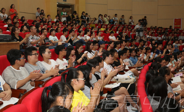 无人机--江西省第二届大学生创业公开课决赛在师大举行 无人机--江西省第二届大学生创业公开课决赛在师大举行