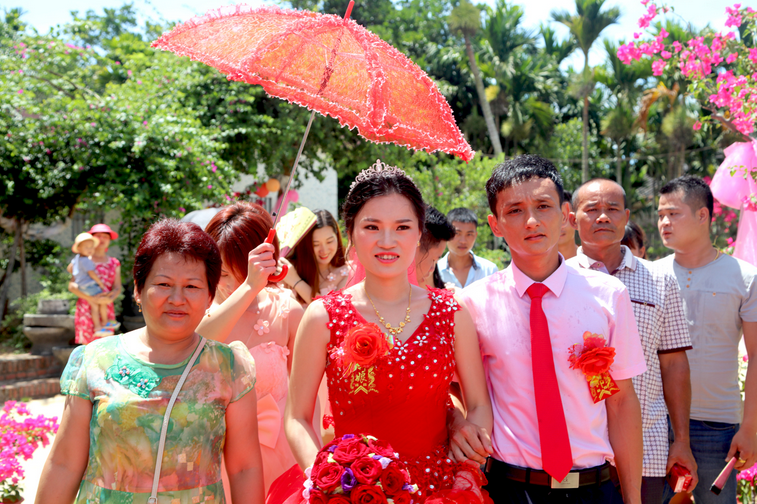 万宁独特的乡村婚礼