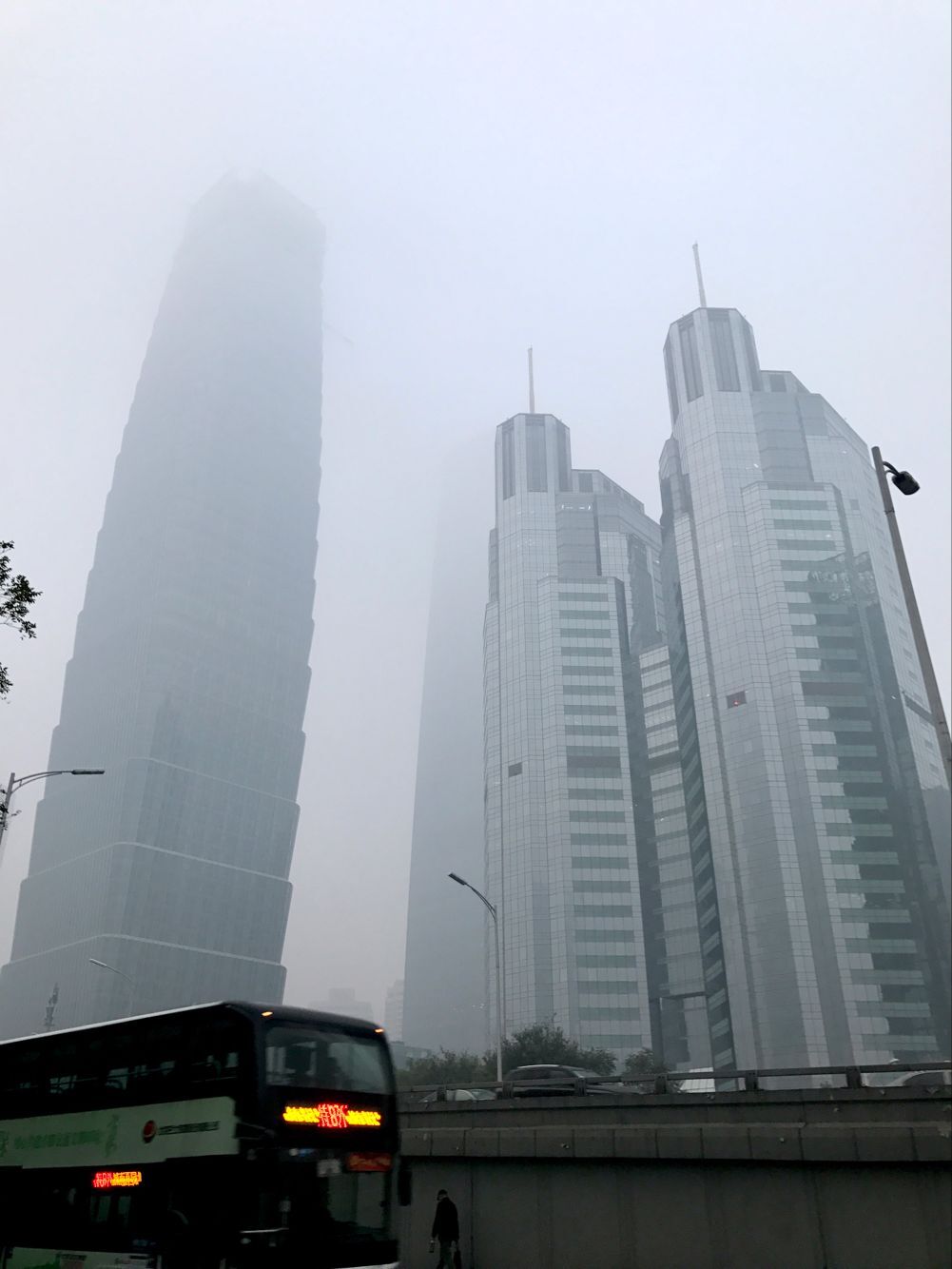 北京雾霾从明日起将随降雨得到改善