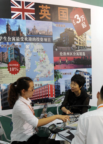 外媒称中国人境外购房推高房价 本地人买不起