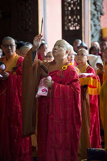 万佛阁寺院落成全堂佛像开光暨性康法师晋院升座庆典