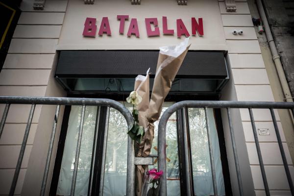 时隔一年，巴黎恐袭中遇袭剧院12日将重新开放