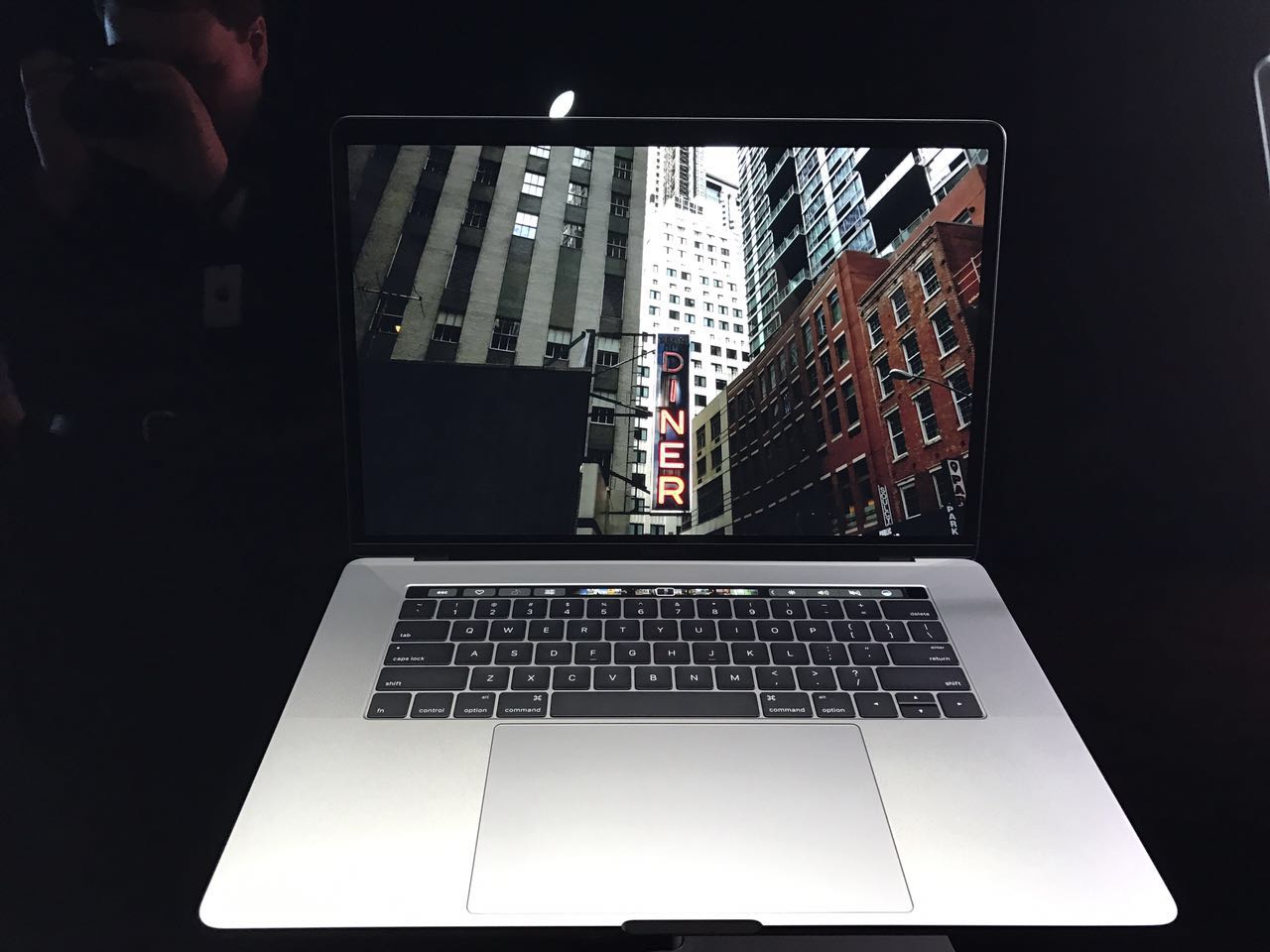 传MacBooks将采用OLED显示屏 减少电池消耗