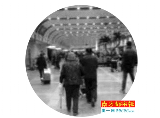 中国老人被弃美国机场：每百名华裔老人有15人想自杀