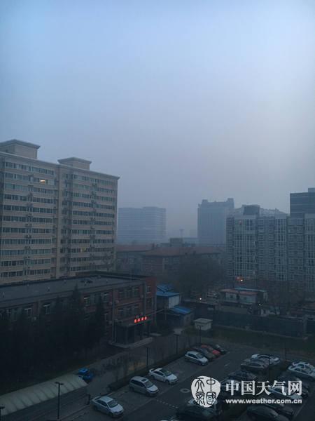 冷空气助北京周日迎干净空气 周一雾霾再起