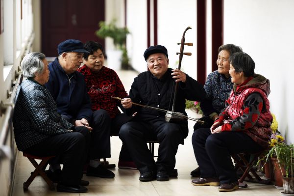 英媒：老龄化加速让中国财政不堪重负 急需社保改革