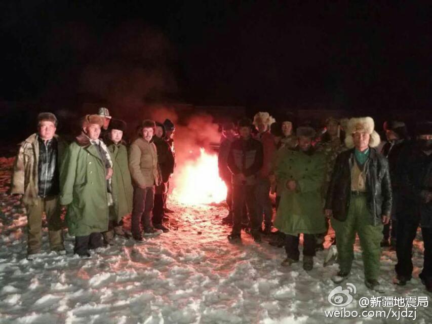 新疆6.7级地震致1人死亡 村民-10度雪地避险(图)