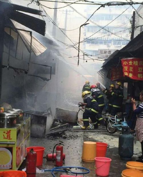 安徽芜湖餐馆爆炸致17死 店主夫妻分别被判7年和3年
