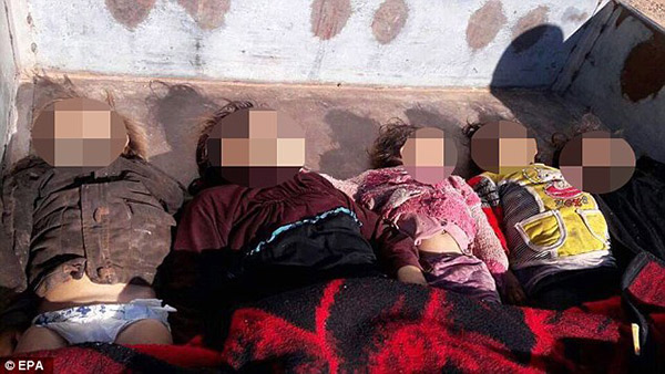 英媒：叙利亚村庄遭不明毒气袭击 93死300伤(图)