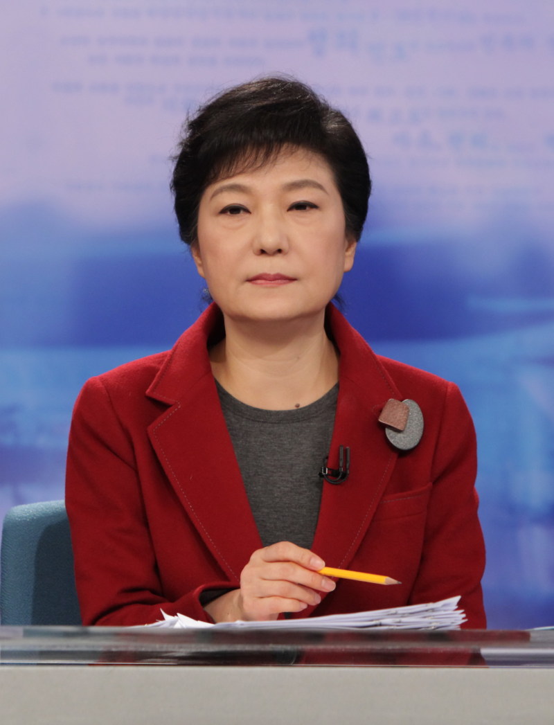 朴槿惠首见律师团 讨论弹劾案庭审辩论策略