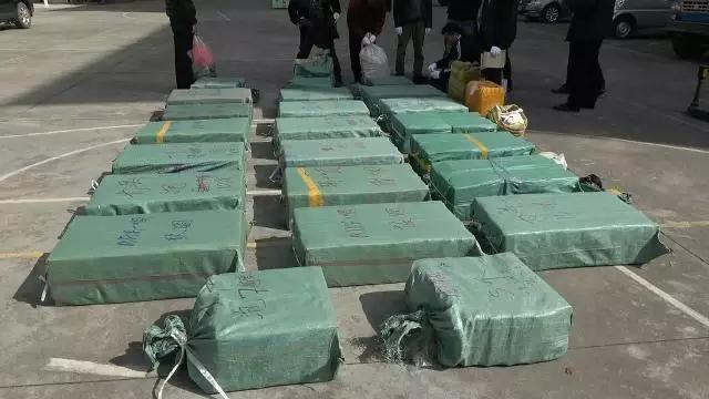 云南：毒贩年初一携330公斤毒品冲卡 投掷手榴弹