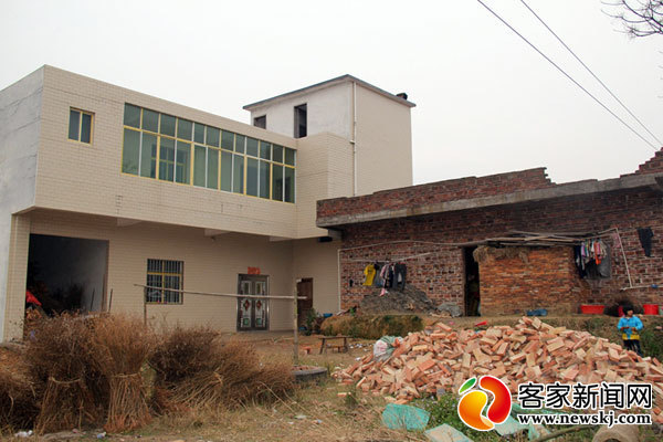 男子强索妹妹彩礼不成 迫使花甲父母住牛栏