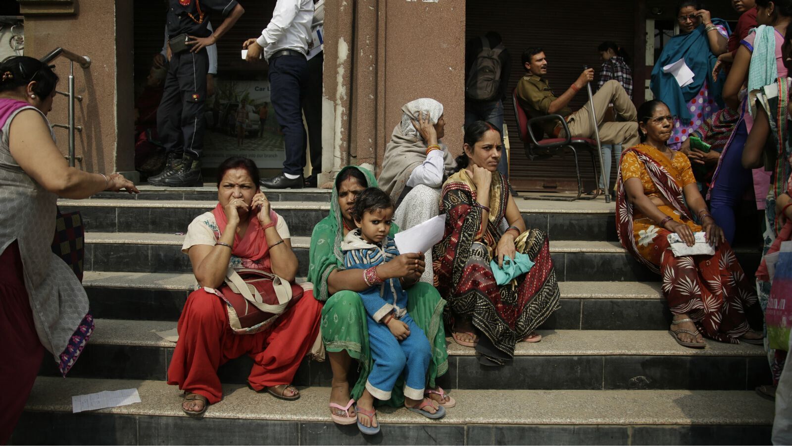 私房钱因“废钞”曝光 印度女性遭家暴案例猛增