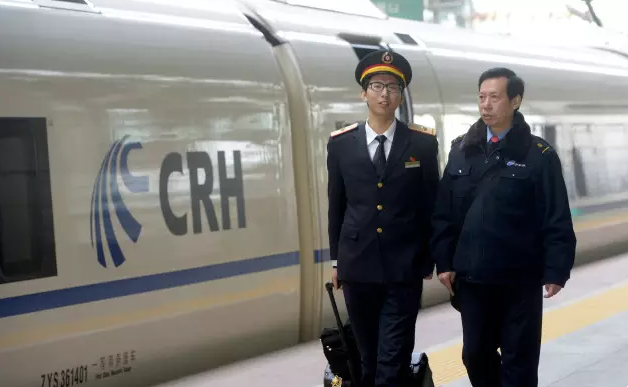 祖孙三代都是火车司机，56年把中国火车开了个遍！