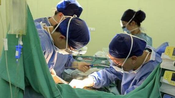 上海实施国内首例艾滋病人心脏外科手术