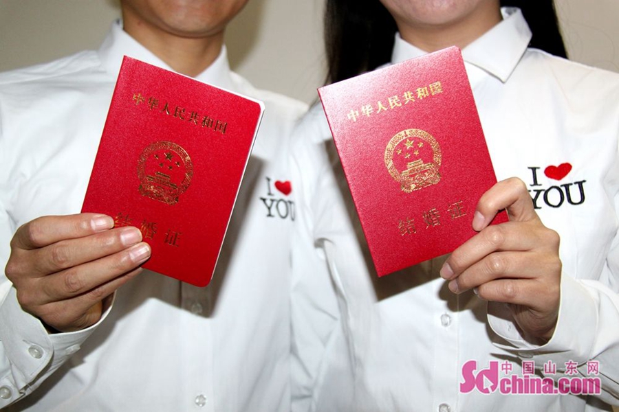 济南:情人节新人扎堆领证 各婚姻登记处迎来小