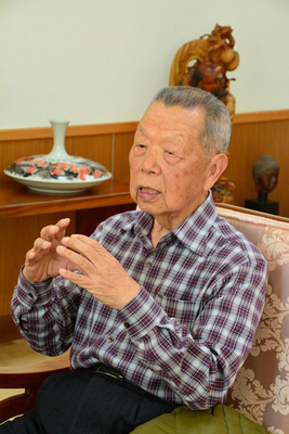 台湾90岁老人叶信康考研究生：做什么就要像什么