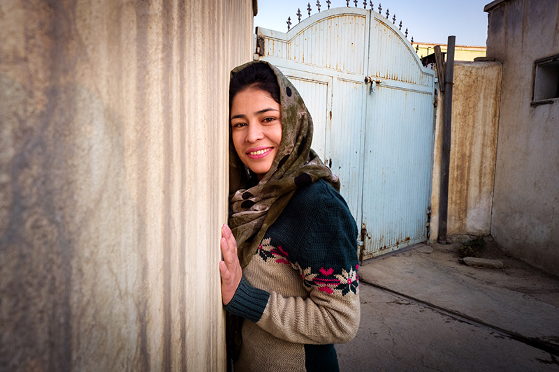 中国摄影师镜头下的阿富汗女人 在残酷中绽放美丽