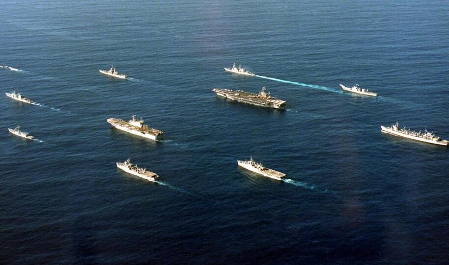 90年代老图揭露美海军强大战力 中国还需努力