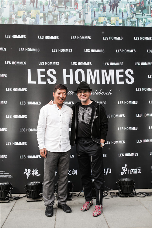 LES HOMMES入驻北京太古里 硬朗风范与军装阵营强势来袭