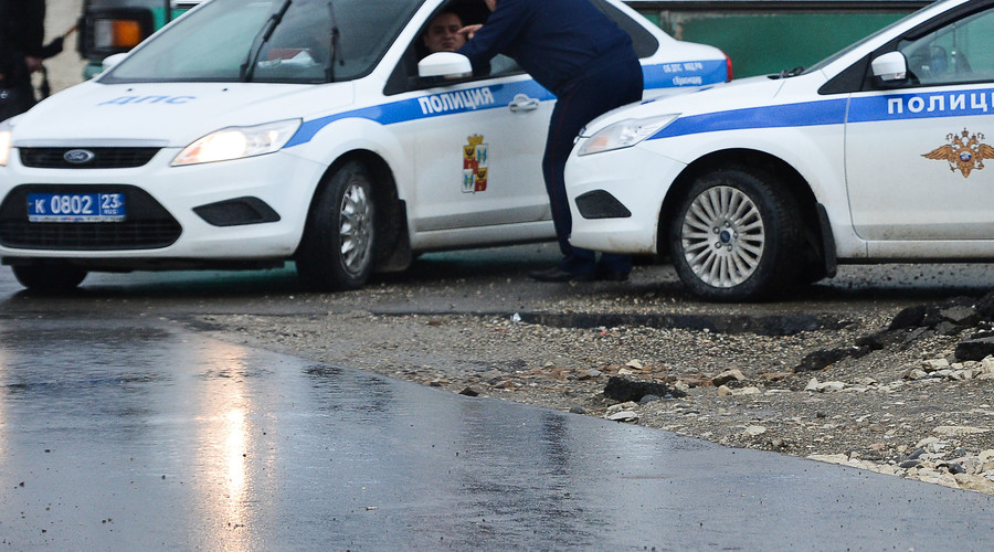 俄一学校旁发生爆炸 男子捡起可疑物体后被炸伤