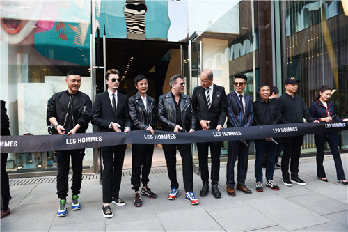 LES HOMMES入驻北京太古里 硬朗风范与军装阵营强势来袭