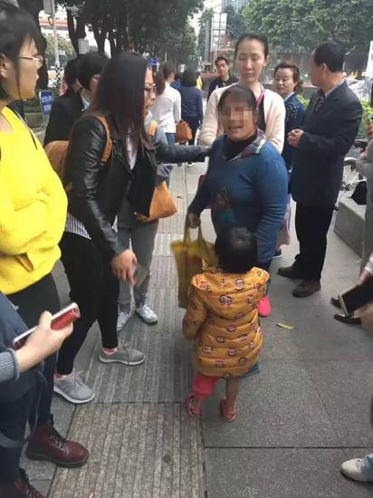福州：乞讨母女被误认为抢小孩