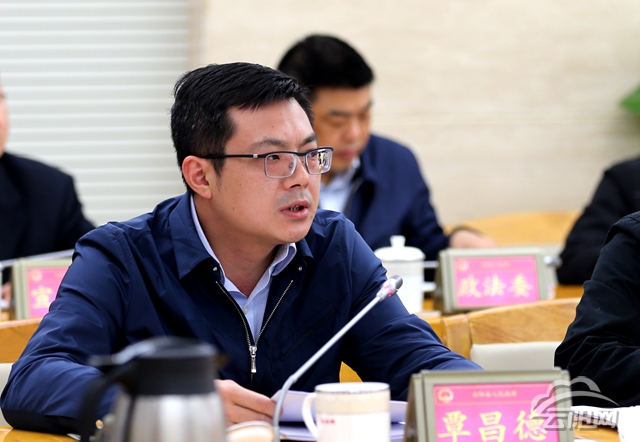云阳县委书记张学锋:推进最后一公里让群众共享成果